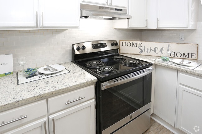 3BR, 2.5BA, 1,510 SF - Crystal Grove Townhomes