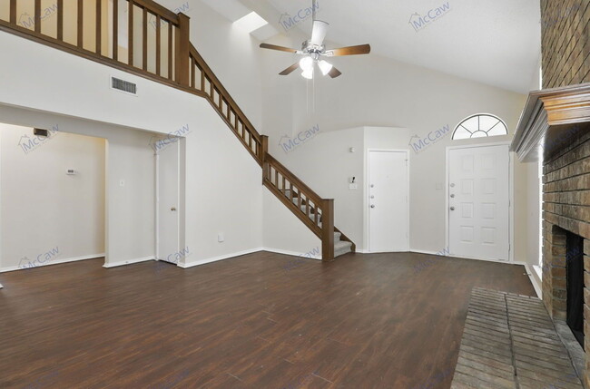 Foto del edificio - 7536 Down Hill Dr