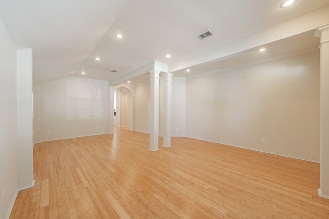 Building Photo - 9853 Autumn Sage Dr