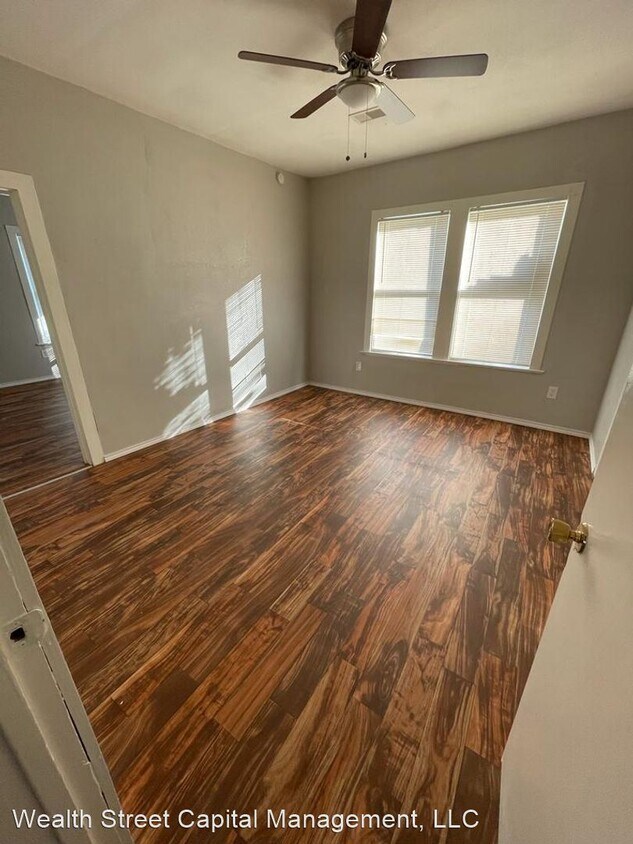 Building Photo - 3 br, 1 bath House - 530 N. 6th St