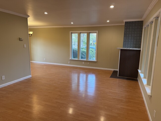 Living Room - 2021 Vanderslice Ave