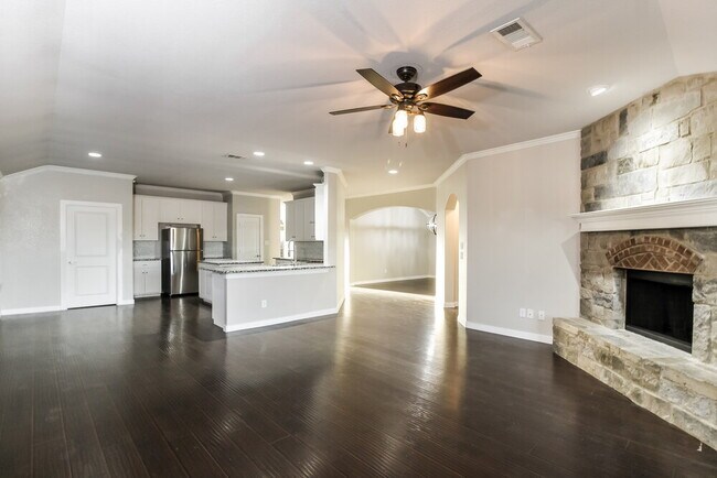 Foto del edificio - 4112 Bridle Path Ln