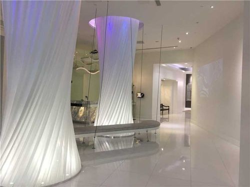 Foto del edificio - 350 S Miami Ave