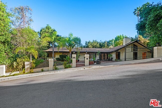 Building Photo - 17449 Sumiya Dr