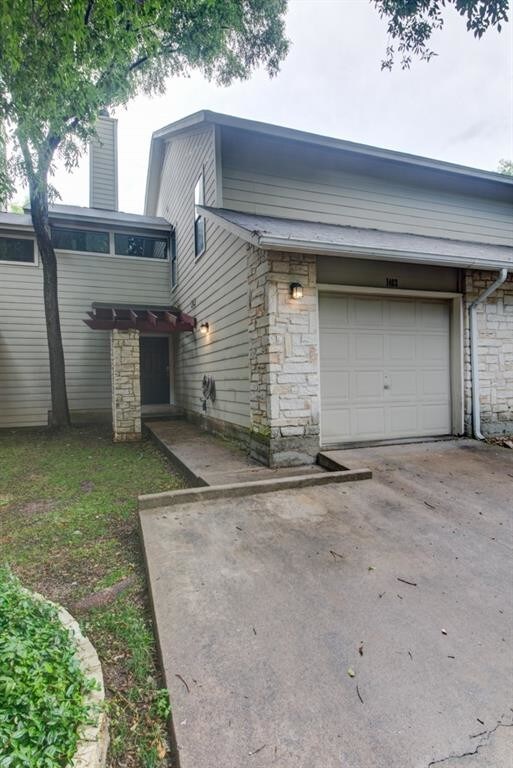 Building Photo - 512 Eberhart Ln