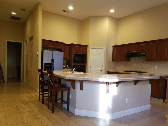 Foto del edificio - 5697 W Birch Ave