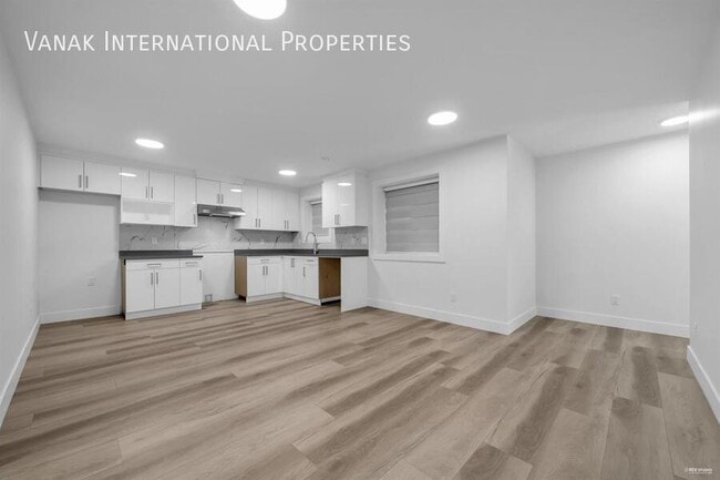 Building Photo - Brand-New Luxury Home in Prime Tsawwassen - 2 Bed, 1 Bath