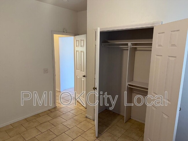 Building Photo - 1021 Shady Creek Cir