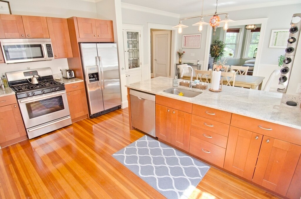 Primary Photo - 487 Talbot Ave
