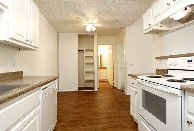 Kingston-1 Bedroom - Creekside Park Apartments