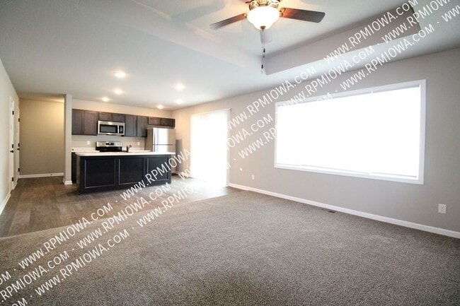 Foto del edificio - 4709 SW Logan St