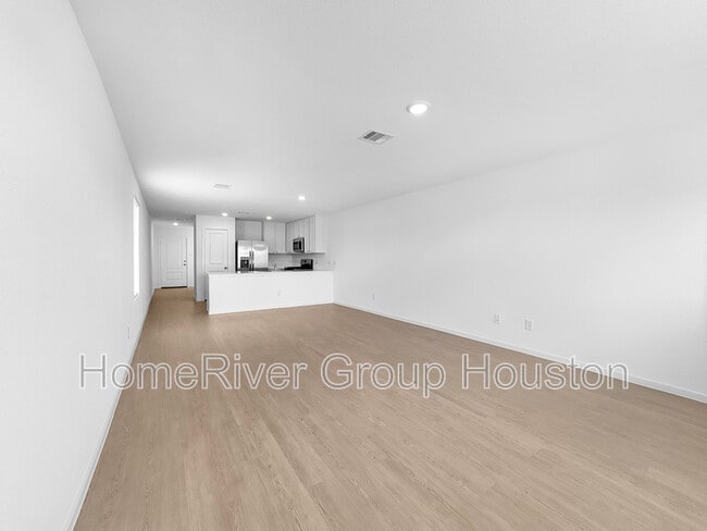 Building Photo - 115 Brandi Dr