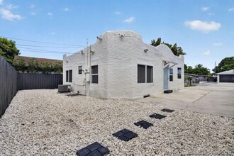 Building Photo - 516 Independence Rd