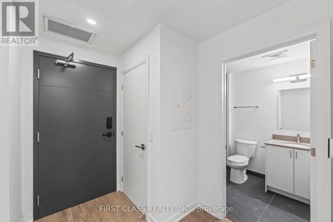 Building Photo - 223 Princess St