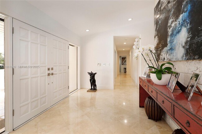 Building Photo - 7322 Vistalmar St