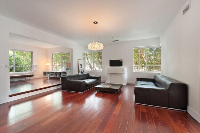 Foto del edificio - 1025 Michigan Ave