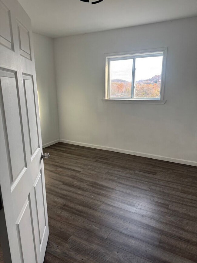 Foto del edificio - 322-324 3rd Street