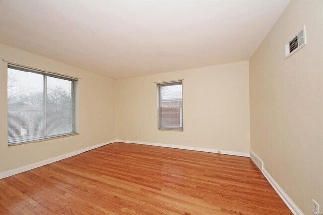 Foto del edificio - 6933 Chippewa St