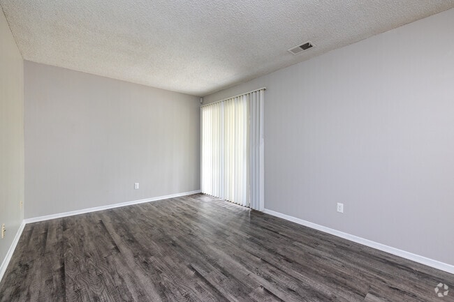 1BR, 1BA - Reno/809SF - Living Room - Emerald Hills Apartments