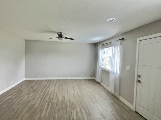 Building Photo - 1262 Carlsbad Pl