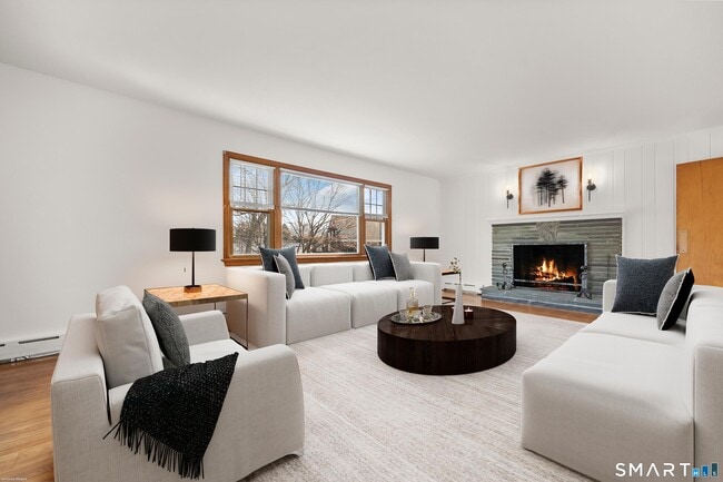 Building Photo - 5 Saviano Ln