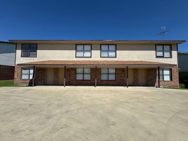 Building Photo - 1210 Monroe Loop