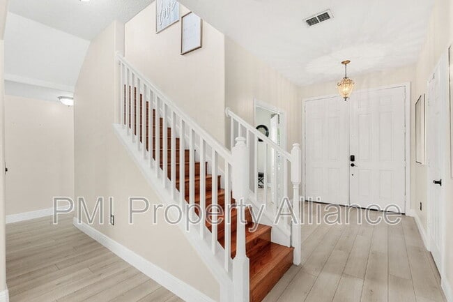 Building Photo - 555 Carey Way