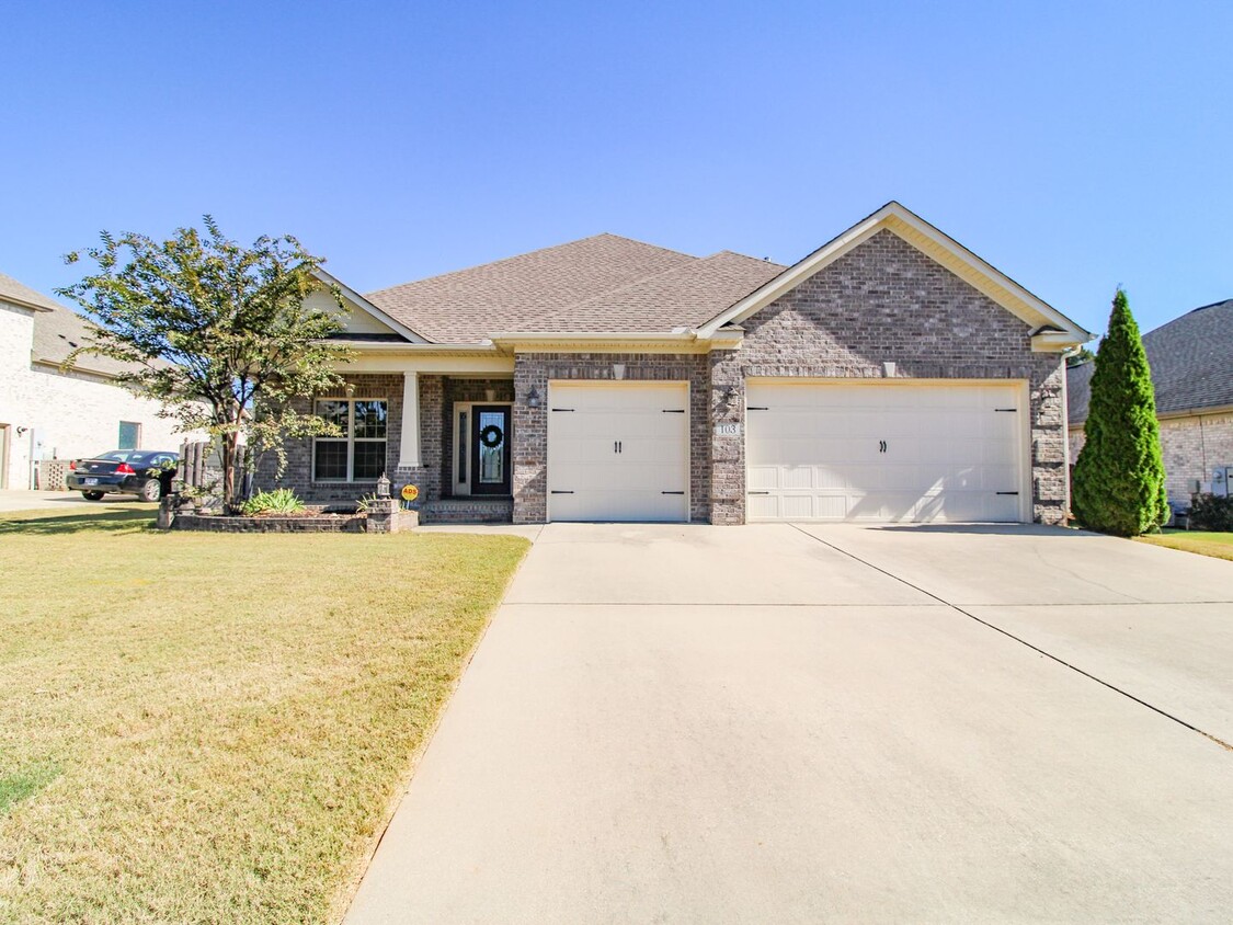 Primary Photo - Stunning home in Madison with all the bell...