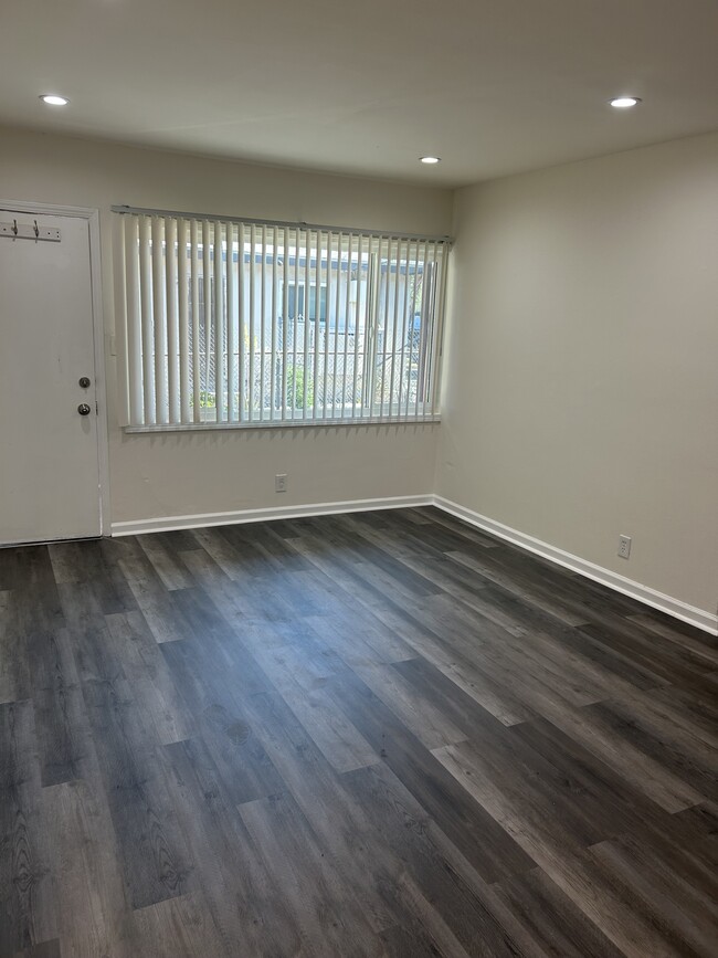 Building Photo - 6859 Coldwater Canyon Ave