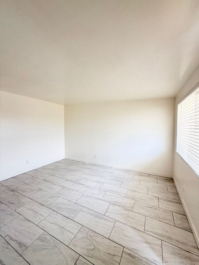 Foto del edificio - 622 N B St