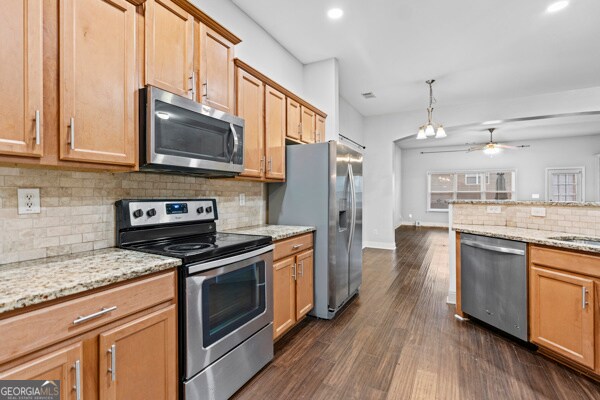 Foto del edificio - 1209 Heartwood Ave