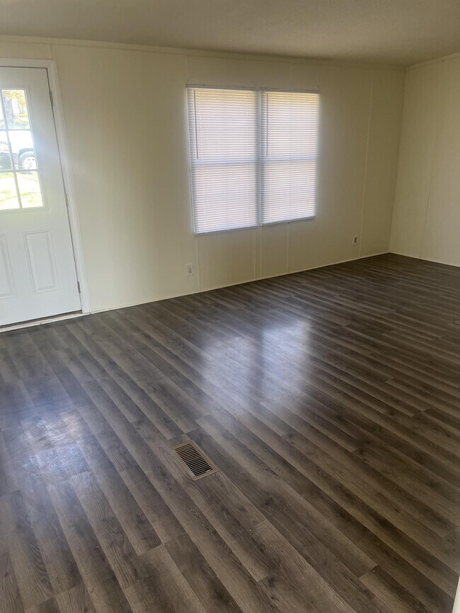 Foto del edificio - 125 Schwartz Hill Ln