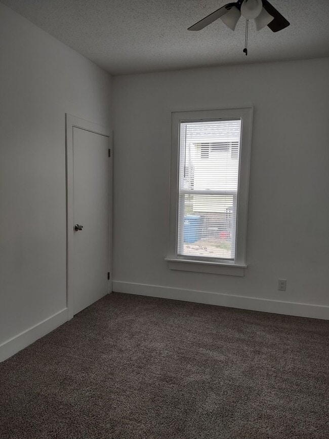 Building Photo - 4 Bed 2 Bath house in Muskegon
