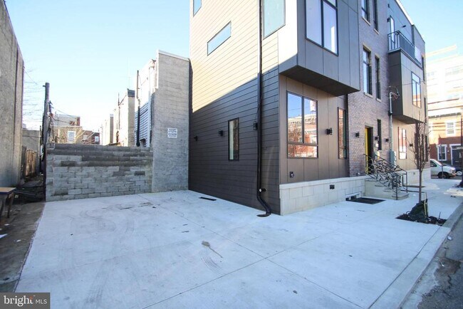 Building Photo - 1402 Ellsworth St