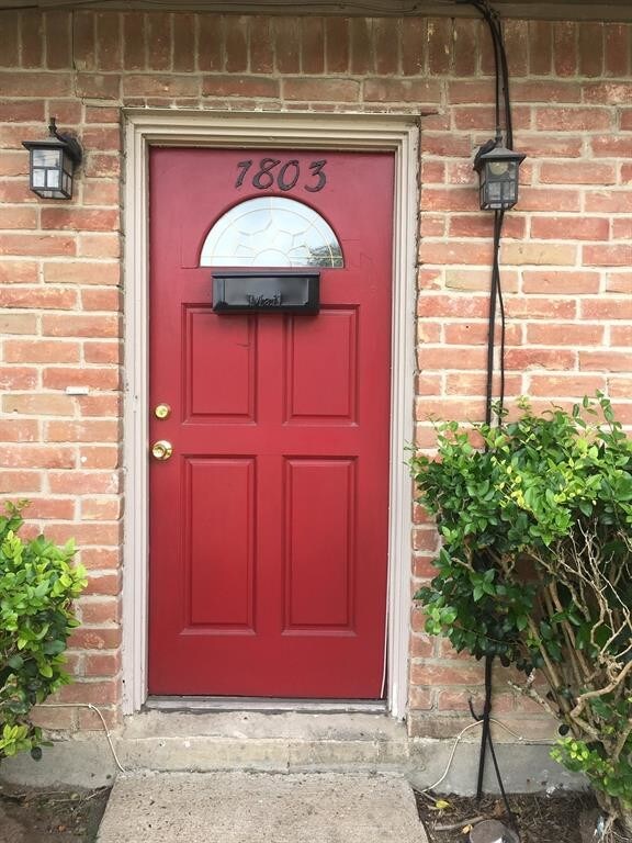 Foto principal - 7803 Fuqua St