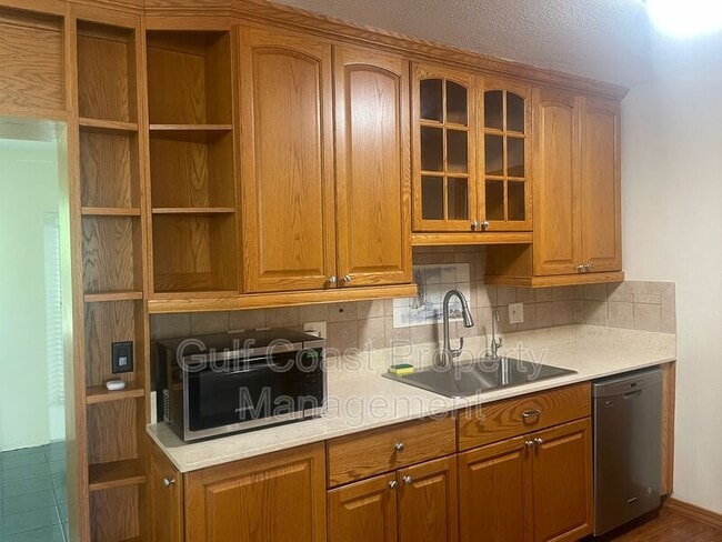 Foto del edificio - 220 Avalon Rd