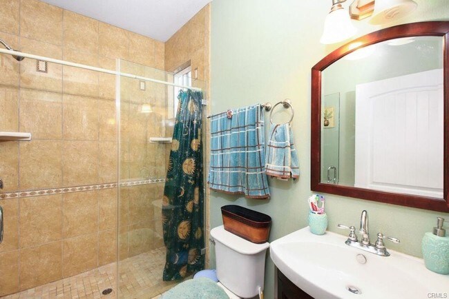 Building Photo - 2134 N Thomas St