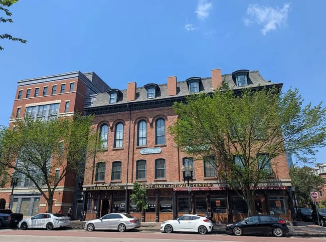 Foto del edificio - 1721 Washington St
