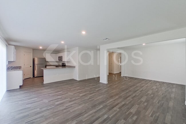 Foto del edificio - 4020 Garden Blvd