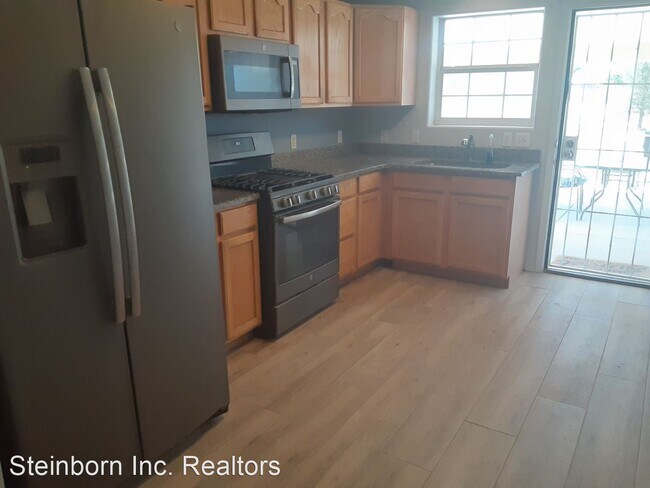 Building Photo - 3 br, 2 bath House - 226 Maplewood Ave