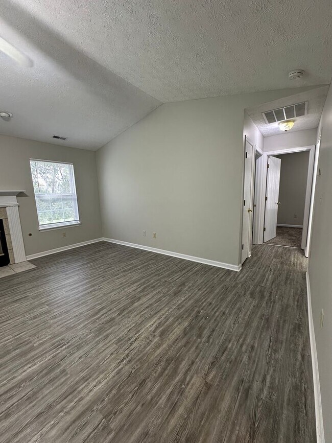 Foto del edificio - 3 Bedroom Home in West Lafayette - AVAILABLE IN FEBRUARY