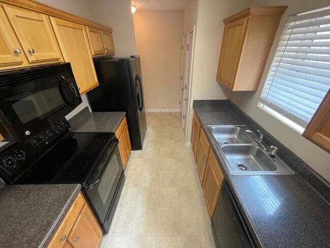 Foto del edificio - BRIDGEWATER HOME! PRE-LEASING FOR JULY 10T...