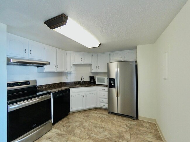 Building Photo - 1309 Harmon Cove Tower