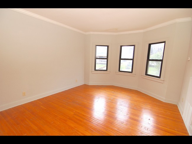 Building Photo - The Regal Apartments