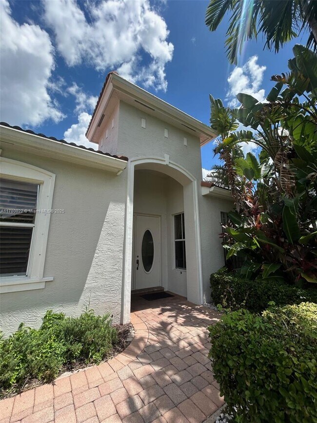 Building Photo - 240 Isle Verde Way