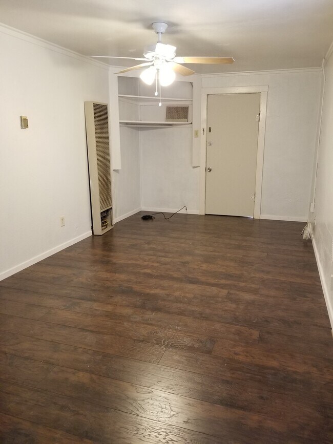 Foto del edificio - 658 Washington Ave