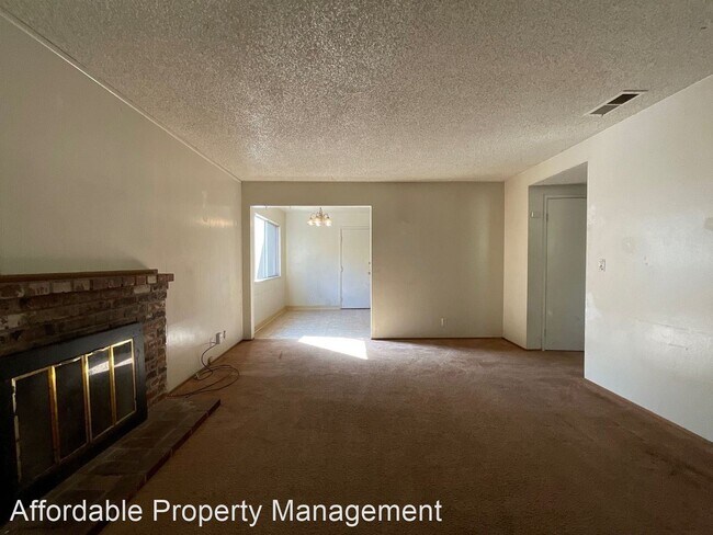 Building Photo - 3 br, 2 bath House - 2169 Yosemite Drive
