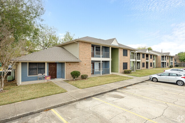 Building Photo - The Bradford Apartments