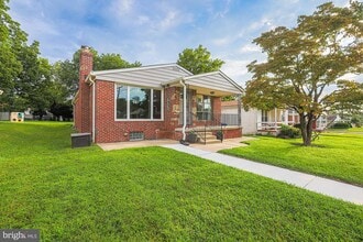 Building Photo - 2804 Hanson Ave
