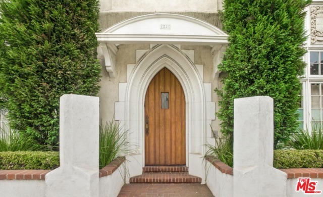Foto del edificio - 8264 Fountain Ave